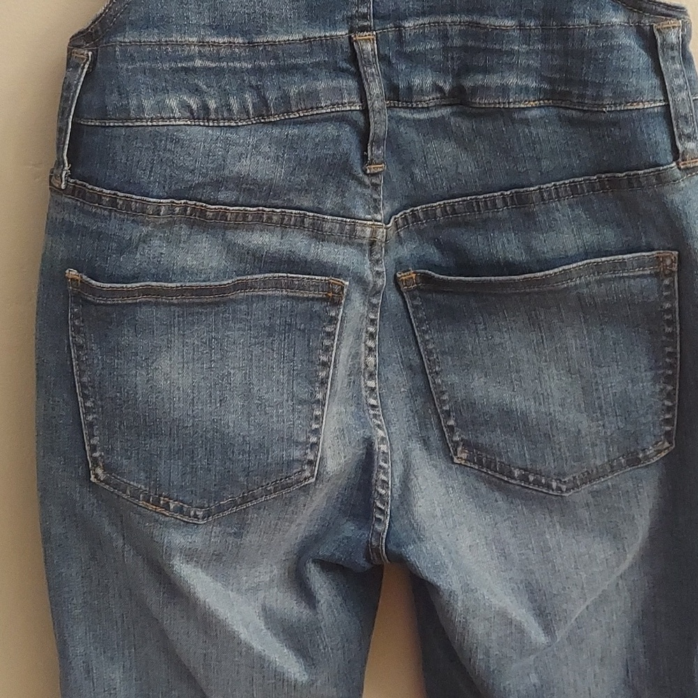 MADEWELL XS Denim Overalls in Jansing Wash with Frayed Hems - Picture 12 of 16